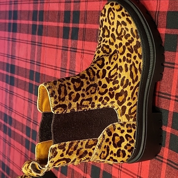 NWOT Lucky Brand Women Emali Tan Black Leopard Calf Hair Lug Sole Combat Boots - Picture 5 of 12